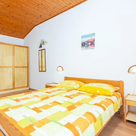 Apartment For Families With Children Banjole, - 2258 *