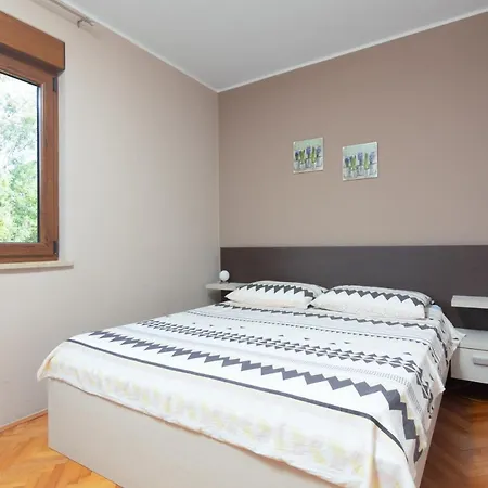 Apartment For Families With Children Banjole, - 2258